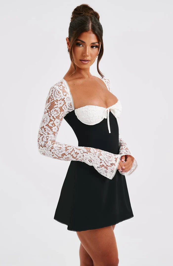 Vaelie Liza Lace Dress